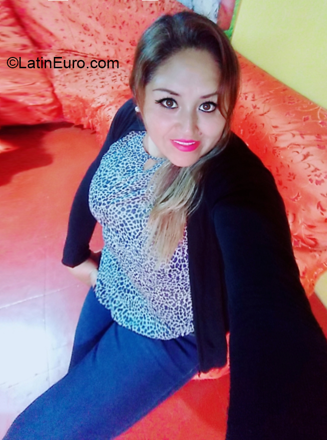 Date this delightful Peru girl Ana from Arequipa PE1467