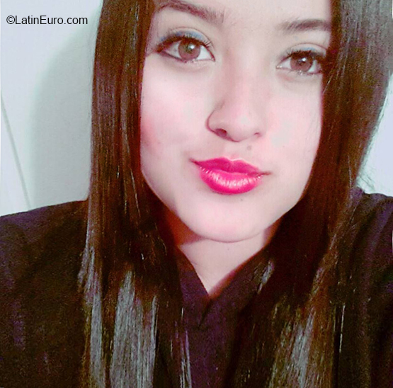 Date this stunning Ecuador girl Jhoana from Guaranda EC411