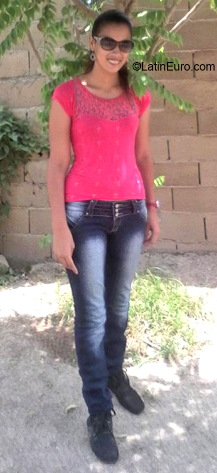 Date this young Venezuela girl Joelsi from Barcelona VE2848