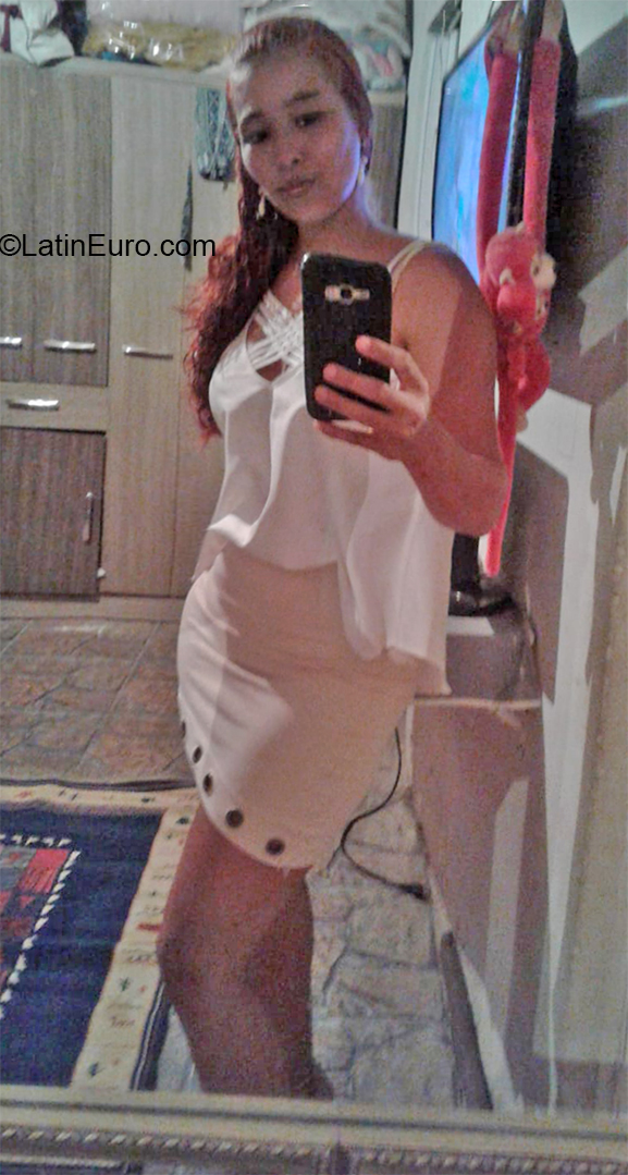Date this sultry Brazil girl Rayane from Rio de Janeiro BR10988