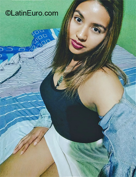 Date this pretty Argentina girl Natacha from Salta AR539