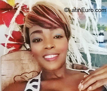 Date this delightful Venezuela girl Luna from Caracas VE2856