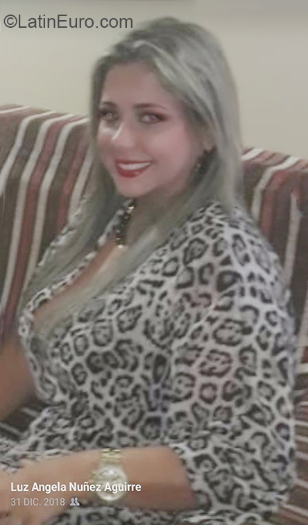 Date this voluptuous Colombia girl Luz from Palmira CO26454