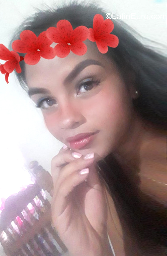 Date this athletic Colombia girl Celeste from Medellin CO26456