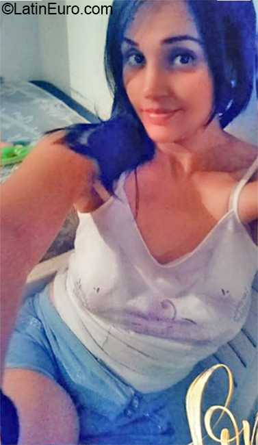 Date this hot Venezuela girl Karen from Caracas VE2901