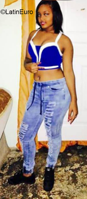 Date this cute Dominican Republic girl Evril from Santo Domingo DO37016