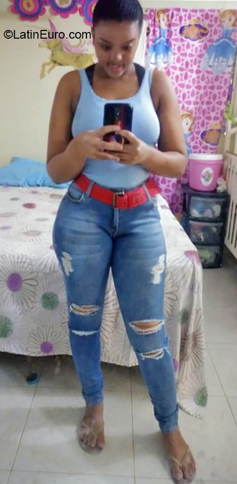 Date this passionate Dominican Republic girl Lisbeth from Santiago DO36915