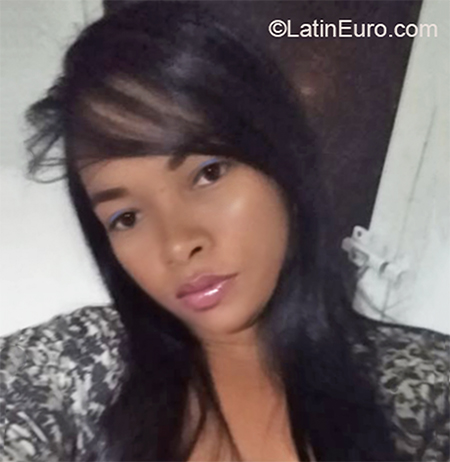 Date this sultry Colombia girl Yeliza from Cartagena CO26476