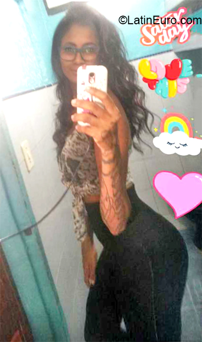 Date this nice looking Venezuela girl Cynthia from Caracas VE2877