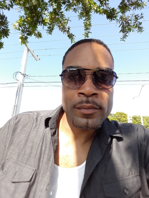 Date this sensual United States man Givingmylove from Miramar US20546