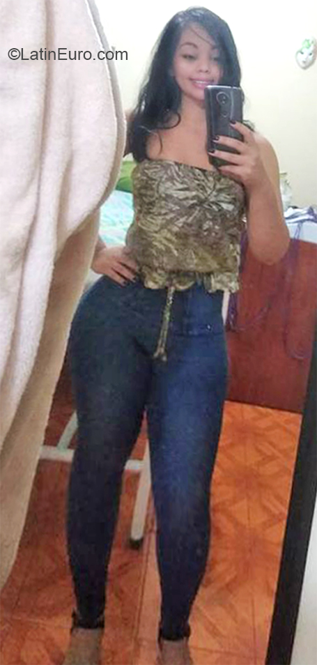 Date this voluptuous Peru girl Karla from Lima VE2880