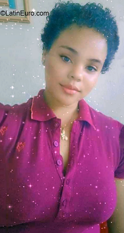 Date this pretty Dominican Republic girl Mariela from Santo Domingo DO36970