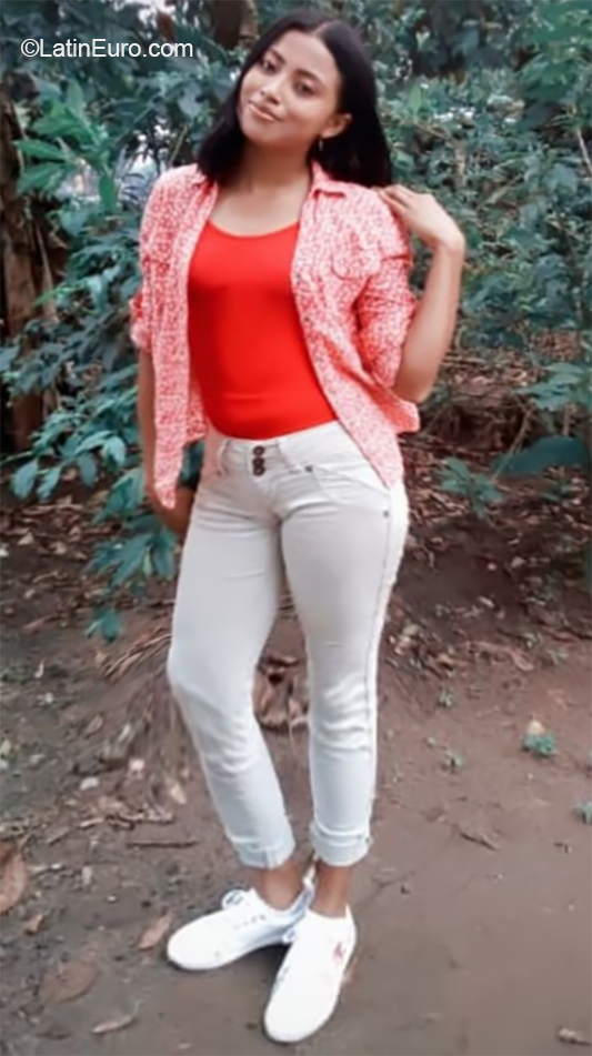 Date this tall Mexico girl Adriana from Tabasco MX1740