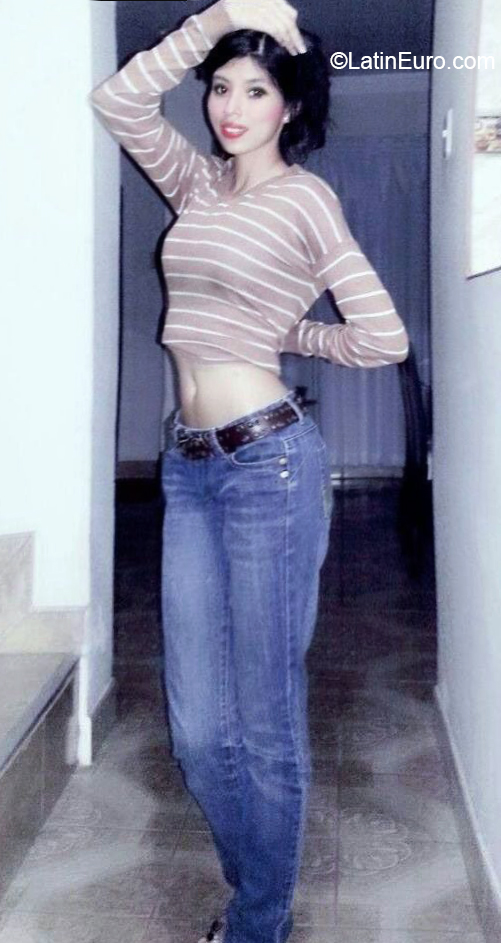 Date this cute Peru girl Maria from Lima PE1475