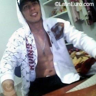 Date this voluptuous Venezuela man Jose Alejandro from Caracas VE2899