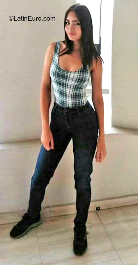 Date this funny Venezuela girl Stephany from Caracas VE2902