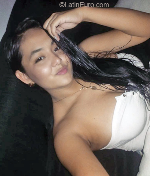 Date this stunning Colombia girl Andrea from Girarad ot CO26533