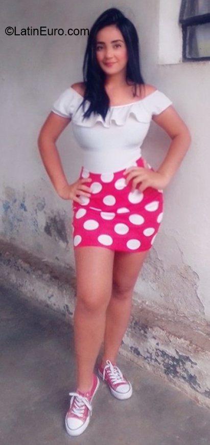 Date this stunning Venezuela girl Ambar from Caracas VE2909