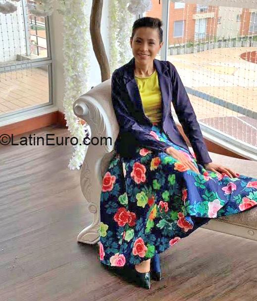 Date this hot Colombia girl Yamexi from Bogota CO26545
