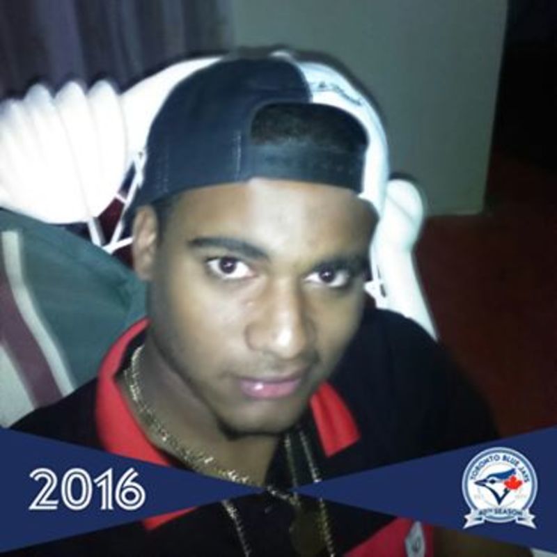 Date this tall Dominican Republic man AMAURI from Santiago De Los Caballero DO37097