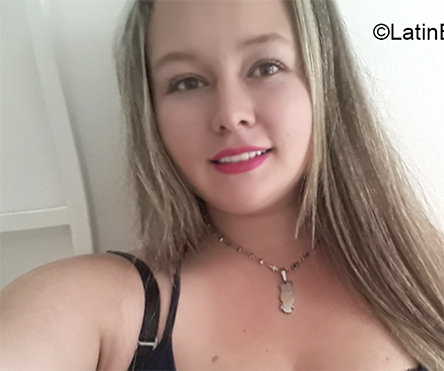 Date this georgeous Colombia girl Paola from Bogota CO26586