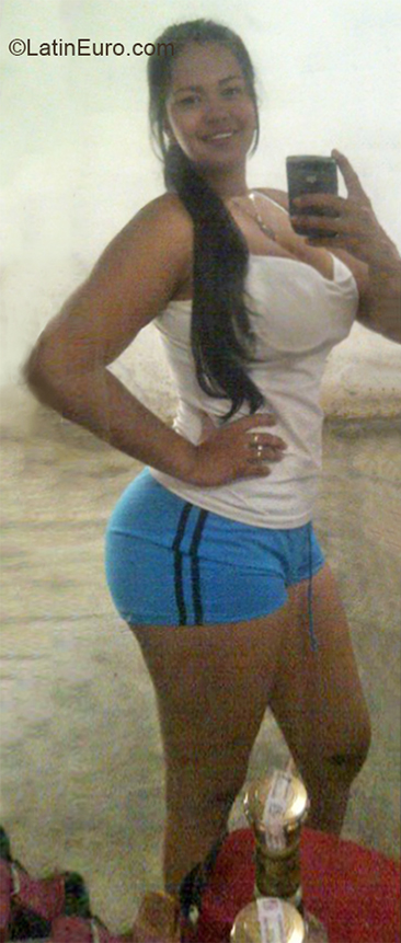 Date this sensual Venezuela girl Krismar from Barinas VE3035