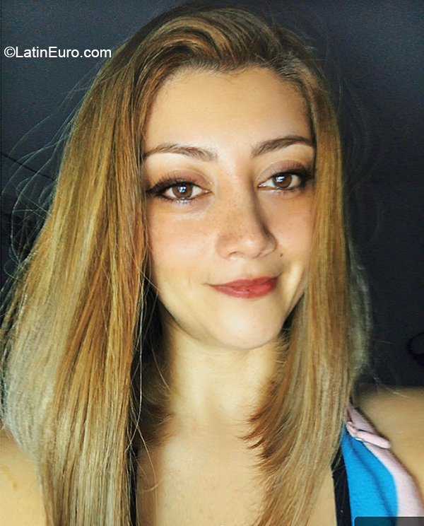Date this beautiful Colombia girl Laura from Bogota CO26598