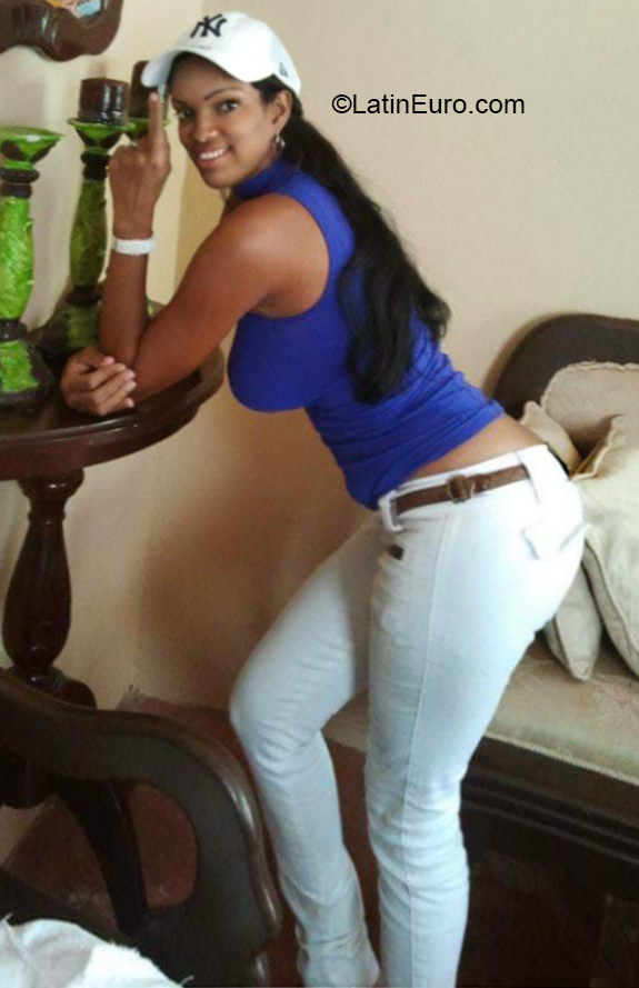 Date this charming Dominican Republic girl Rosa from Santiago DO37112