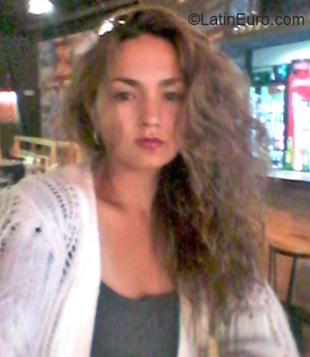 Date this foxy Colombia girl Yudi from Medellin CO26614