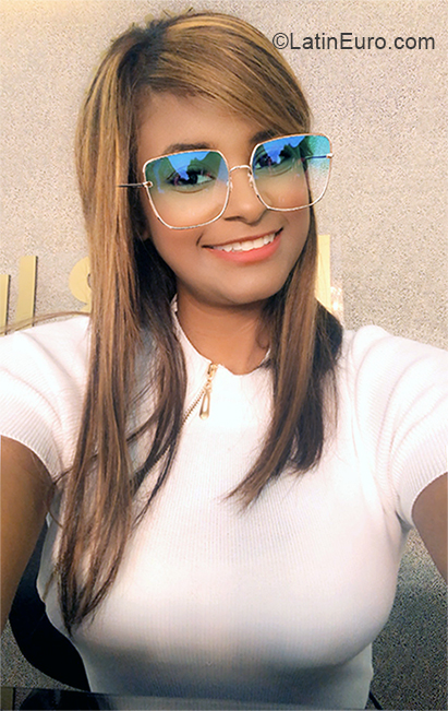 Date this attractive Dominican Republic girl Rosalis from Santiago DO37147