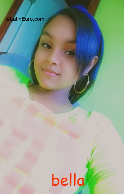 Date this voluptuous Dominican Republic girl Ana Paula from Santiago DO37150