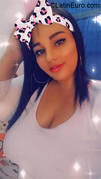 Date this attractive Colombia girl Jennifer from Medellin CO26629