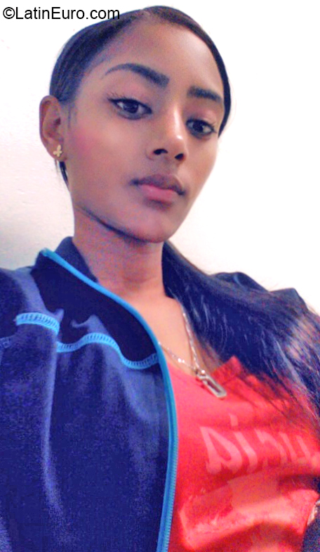 Date this charming Dominican Republic girl Sol from Santo Domingo DO37171