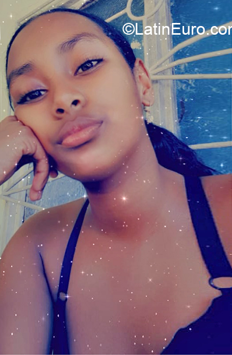 Date this tall Colombia girl Karen from Florencia CO26637