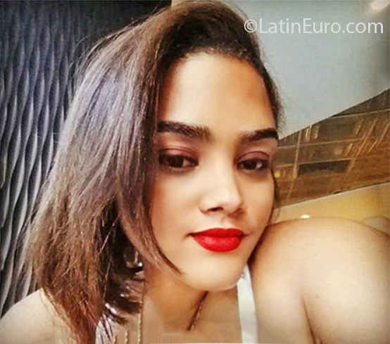 Date this fun Dominican Republic girl Karol from Santo Domingo DO37193