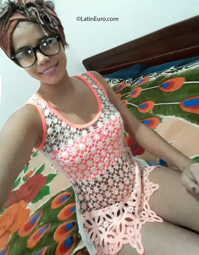 Date this foxy Colombia girl Julia from Bucaramanga CO26659