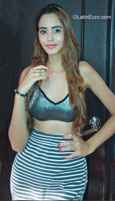 Date this lovely Colombia girl Katherine from Medellin CO26666