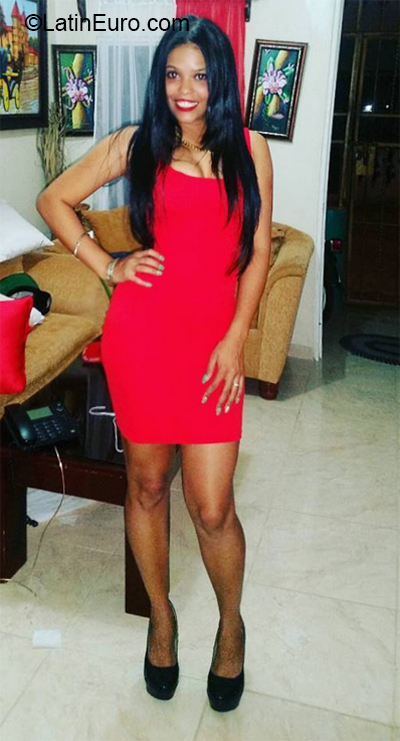 Date this charming Dominican Republic girl Yarerzet from Santiago DO37224