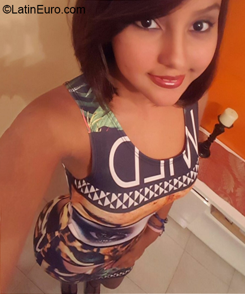 Date this happy Dominican Republic girl Channy from Santo Domingo DO37252
