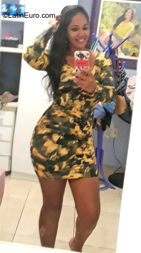 Date this young Brazil girl Fernanda from Rio de Janeiro BR11034