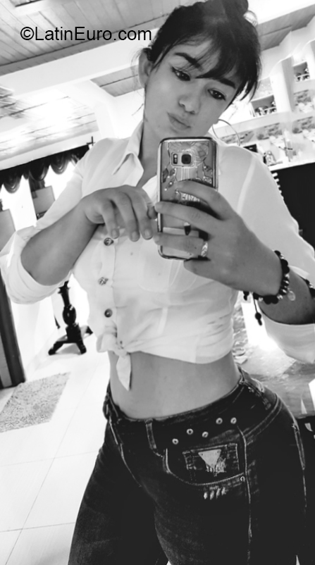 Date this cute Colombia girl Paola andrea from Pereira CO26714