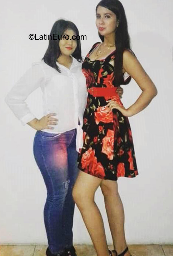 Date this athletic Venezuela girl Antonela from Caracas VE2966