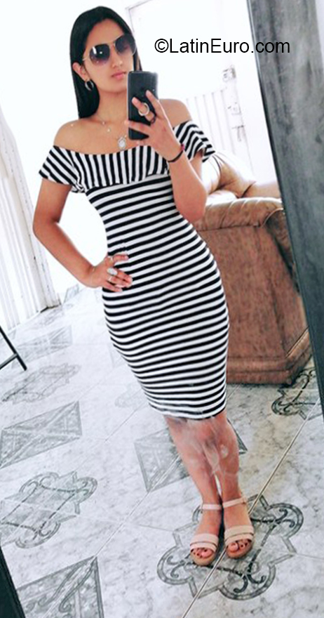 Date this nice looking Colombia girl Ngela from Pasto CO26742