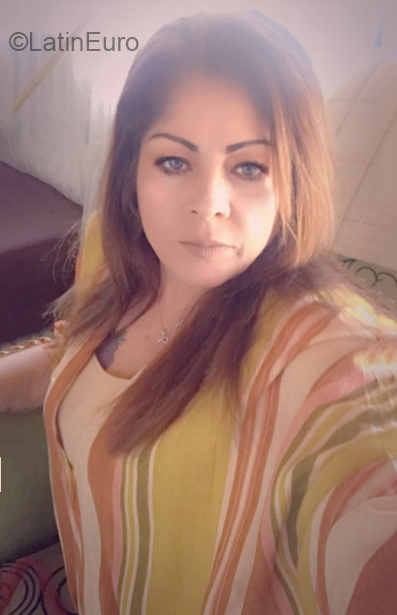 Date this voluptuous Mexico girl Elena from Guadalajara MX1774