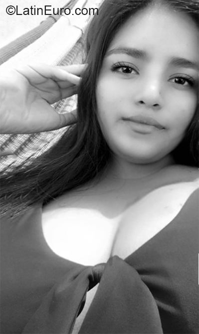 Date this fun Mexico girl Maria from Tapachula MX1775