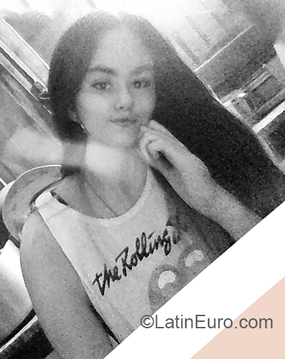 Date this attractive Argentina girl Sol from Mendoza AR340