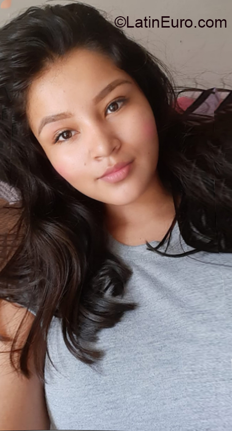 Date this cute Colombia girl Daniela from Bucaramanga CO26762