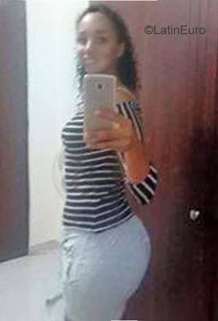 Date this sultry Colombia girl Diana from Cali CO26767