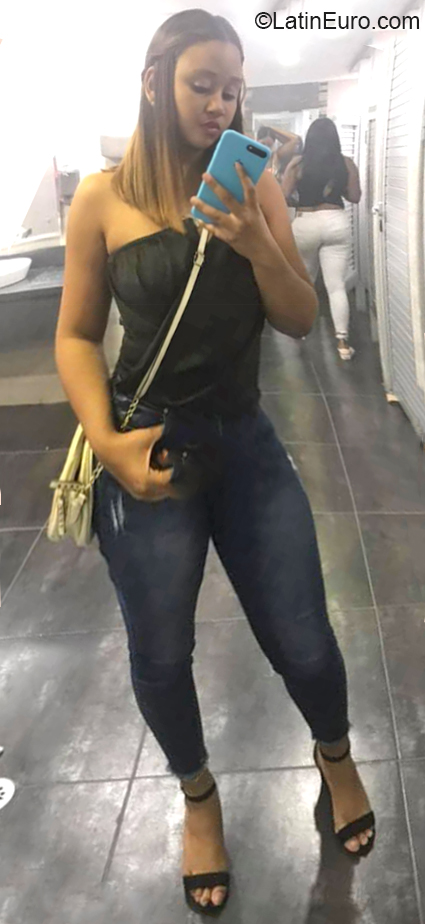 Date this fun Dominican Republic girl Lizmar from Santiago DO37371