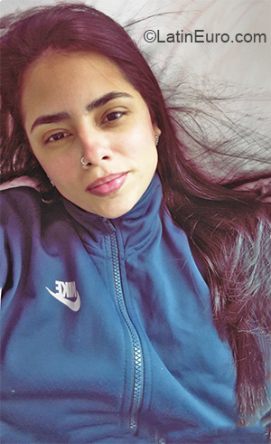 Date this attractive Brazil girl Caroline from Rio de Janeiro BR11045